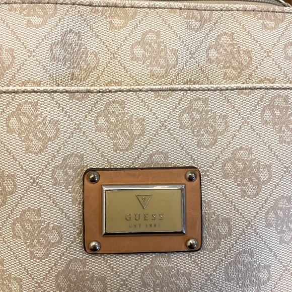 Guess crossbody bag - Picture 2 of 2